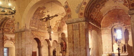 Interno della Chiesa di San Julián de Prados