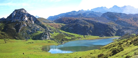 Seen von Covadonga