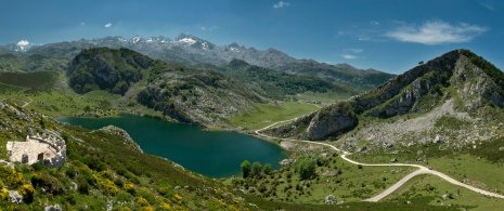 Vista do Lago Enol a partir do Mirante de la Princesa, Astúrias