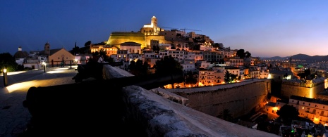 Vista de Dalt Vila no Baluarte de Santa Lucía, Ibiza