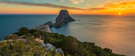 Fim de tarde em Es Vedrá, em Ibiza, Ilhas Baleares