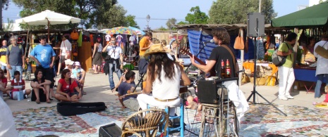 Concierto en el Mercadillo La Mola de Formentera, Islas Baleares