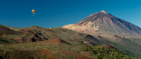 Vol en parapente près du Teide à Tenerife, îles Canaries