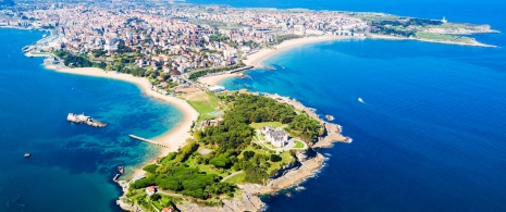 Panoramablick auf die Stadt Santander. Kantabrien