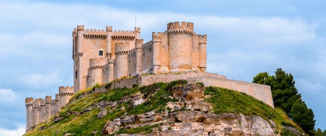 Widoki na zamki Peñafiel w Valladolid