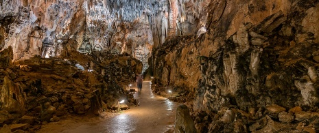 Höhle von Valporquero, León