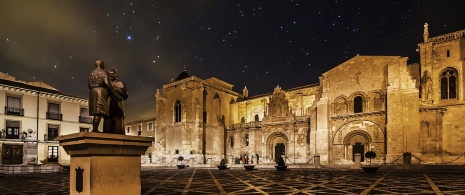 Basilica of San Isidoro at night in Leon