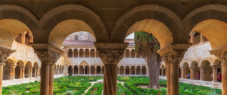 Widok częściowy na klasztor Santo Domingo de Silos. Burgos