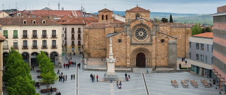 Vue de la place de Santa Teresa et de l’église San Pedro