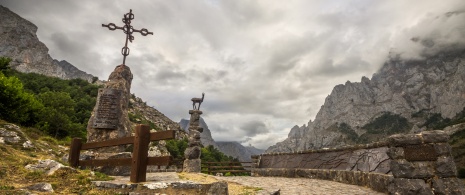 Vista do Mirante del Tombo de Posada de Valdeón, em León, Castilla y León