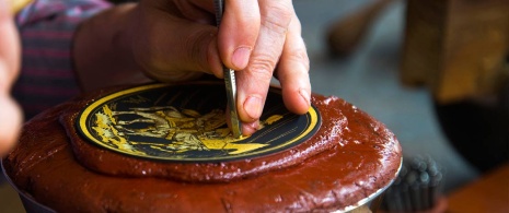 A damascene craftsman in Toledo