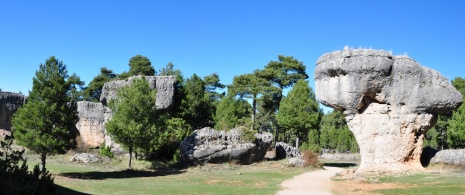 Vista de formações rochosas da Ciudad Encantada, em Cuenca, Castilla-La Mancha