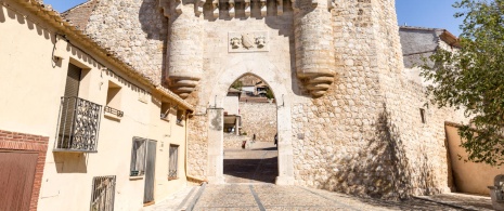 Imagem da Puerta de Santa Maria, Hita, Guadalajara.