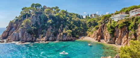 Blick von den Marimurtra-Gärten in Sa Forcanera de Blanes in Girona, Katalonien