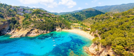 Vista de Cala Giverola de Tossa de Mar en Girona, Cataluña