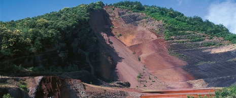 クロスカット火山