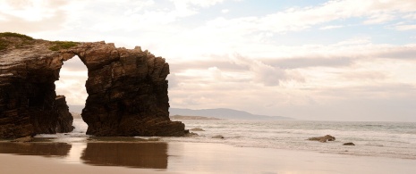 Plage des cathédrales à Ribadeo, Lugo (Galice)