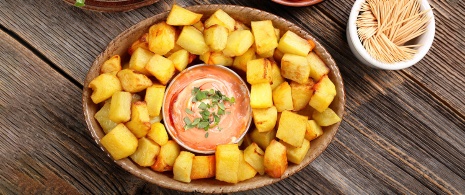 Patatas bravas