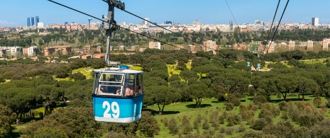 Vista del Teleférico de Madrid en la Casa de Campo, Comunidad de Madrid