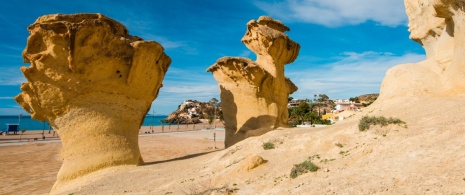 Erosões na praia de Bolnuevo, em Múrcia