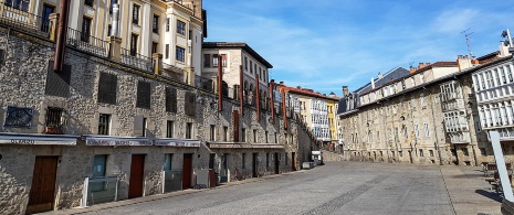 Widok na La plaza del Machete w Vitorii