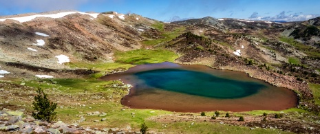 Veduta di una delle lagune dei Picos de Urbión a Soria