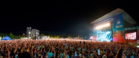 Vista geral de um show no Festival Internacional de Benicàssim (FIB) em Castellón, Comunidade Valenciana