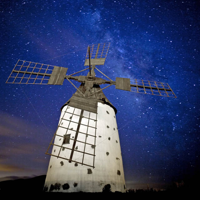 Céu estrelado no Moinho de El Roque, Fuerteventura