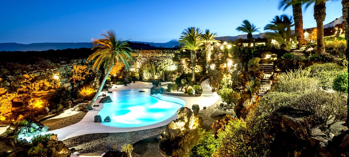 Jameos del agua nocą, Lanzarote