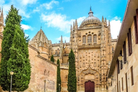 Vista externa da Catedral de Salamanca