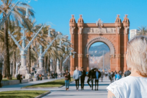 A tourist by the Arc de Triomf in Barcelona