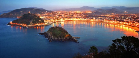 Views of La Concha Bay at night from Monte Igueldo.