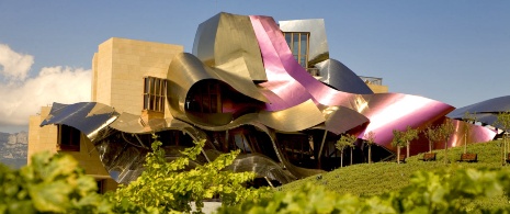 Piwnica winiarska Marques de Riscal 