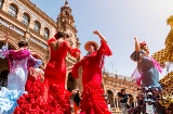 Danseuses de flamenco sur la Plaza de España de Séville
