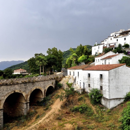 Vue panoramique de Jimena de la Frontera, dans la province de Cadix (Andalousie)