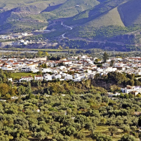 Panoramablick auf Orgiva in Granada (Andalusien)