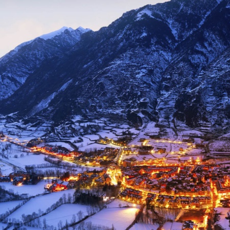 Luftaufnahme von Benasque (Huesca, Aragonien)