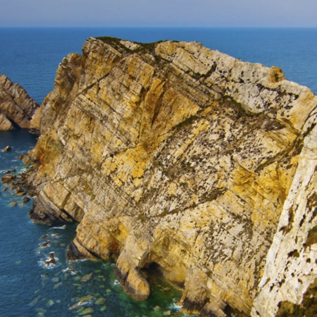 Steilküste in Cabo de Peñas (Asturien)