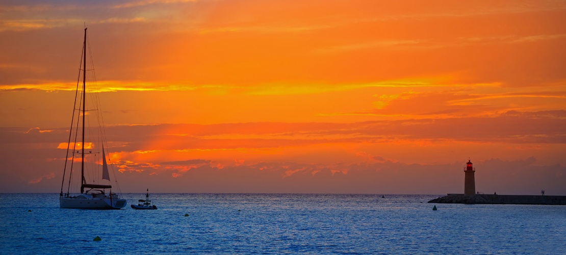Sonnenuntergang am Hafen von Andratx. Mallorca