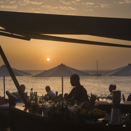Atardecer en Sant Antoni de Portmany, en la isla de Ibiza (Islas Baleares)