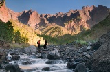 Turistas no Parque Nacional Caldera de Taburiente, na ilha de La Palma (Ilhas Canárias)