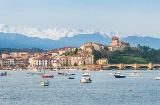 Vue de San Vicente de la Barquera en Cantabrie