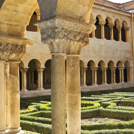 Innenansicht des Klosters Santo Domingo de Silos in Burgos (Kastilien-León)