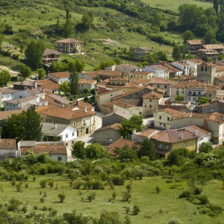 Panorámica de Peralejos de las Truchas (Guadalajara, Castilla-La Mancha)