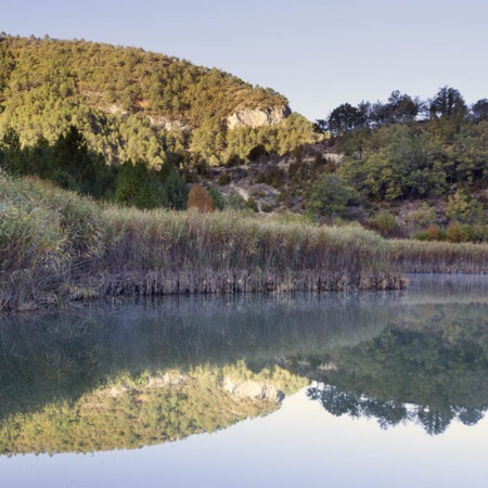 Vista da lagoa de Taravilla (Guadalajara, Castilla-La Mancha)