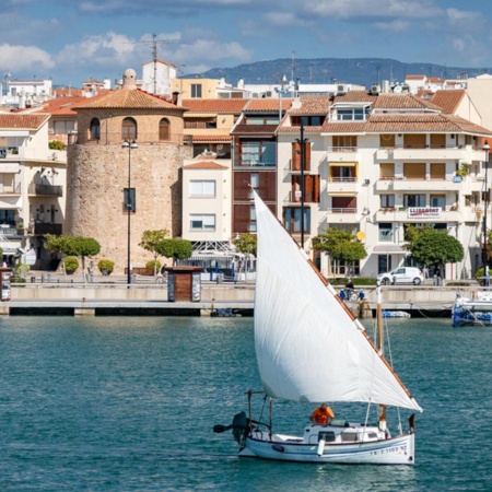 Cambrils mit maritimer Fassade