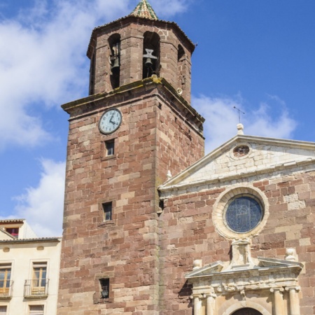 Iglesia de Santa María, en Prades (Tarragona, Cataluña)