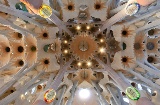 Szczegół wnętrza bazyliki Sagrada Familia