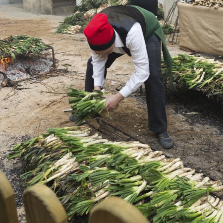 Imagem de uma típica calçotada em Valls (Tarragona, Catalunha)