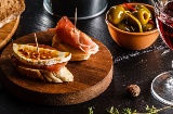 Vermouth and tapas